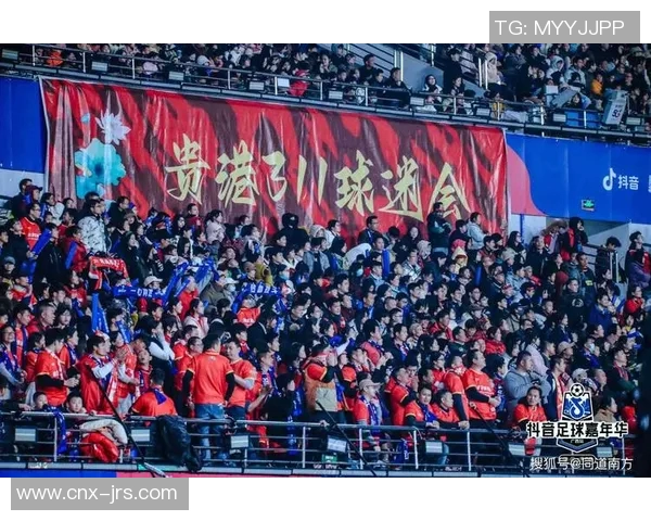 北京足球比赛热潮再起球迷激情四溢共同见证精彩瞬间 北京足球比赛热潮再起球迷激情四溢共同见证精彩瞬间