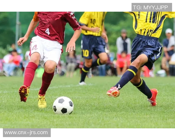 足球翻译的艺术与技巧如何提升球迷的观赛体验与理解能力 足球翻译的艺术与技巧如何提升球迷的观赛体验与理解能力